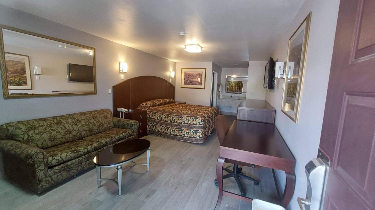 Regency Inn Norco Exterior photo