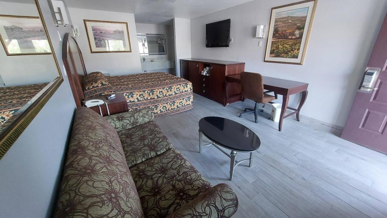Regency Inn Norco Exterior photo